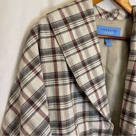DONCASTER SPORT Women’s Tan White Red
Plaid Cropped Puff Sleeve Blazer Size 4 - Picture 4 of 15
